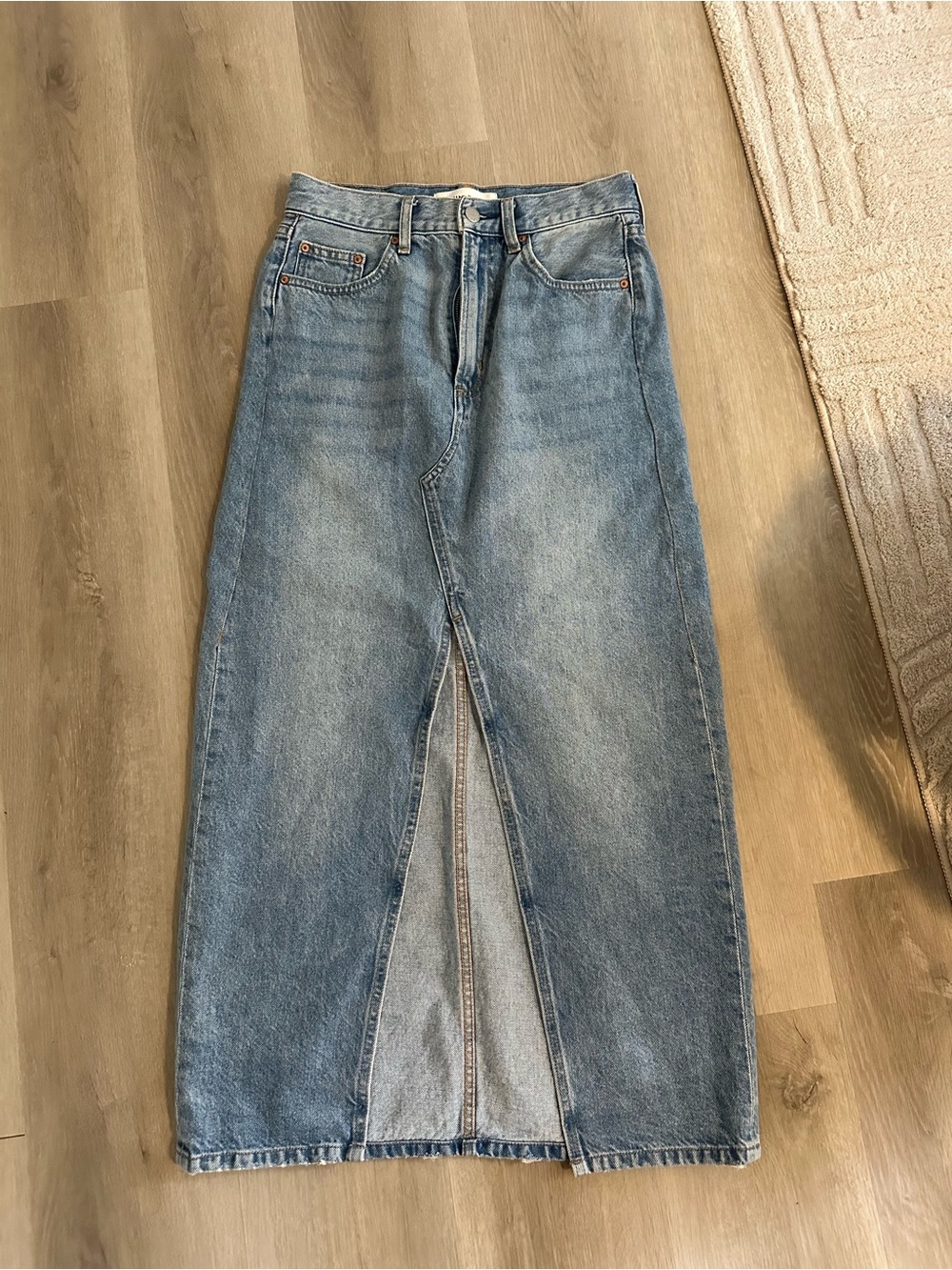 Denim forum skirt